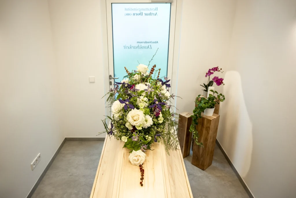 dorn-bestattungen-bestattungsinstitut-esslingen-OLE7165